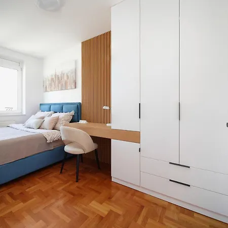 Modern Living - Center Elegance - Free Parking דירה נובי סאד