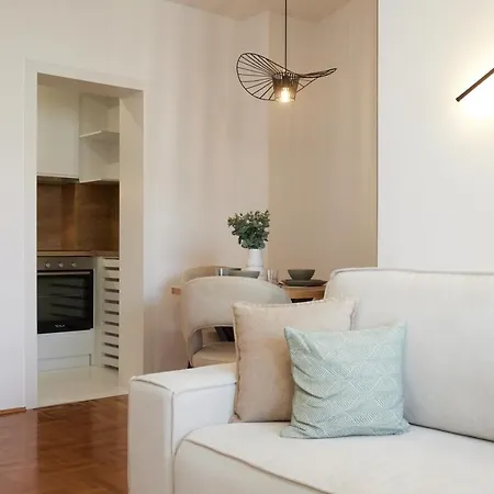 Modern Living - Center Elegance - Free Parking *