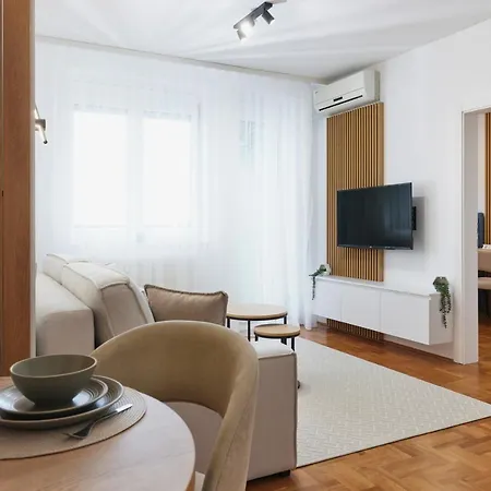 דירה Modern Living - Center Elegance - Free Parking נובי סאד