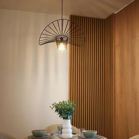 Modern Living - Center Elegance - Free Parking דירה נובי סאד